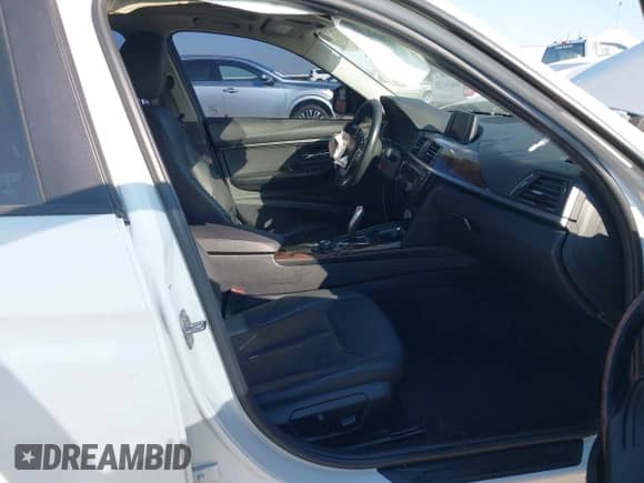 2015 BMW 3 Series 328i с VIN WBA3C1C54FK119343, выставлен на аукционе IAAI как лот 43350399 с пробегом Не указан миль и . История ставок и продаж доступна на DreamBid. Изображение 5.