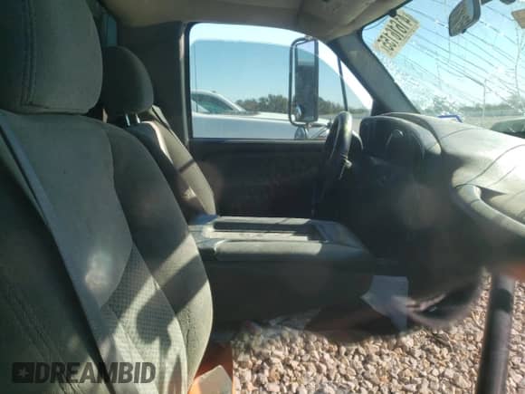 2007 Chevrolet Silverado 3500 WT z VIN 1GBJC34D47E167795, wystawiony jako Copart lot #41616155 z przebiegiem Nie podano mil oraz Szkoda całkowita • Salvage title. Historia ofert i sprzedaży dostępna na DreamBid. Obrazek 5.