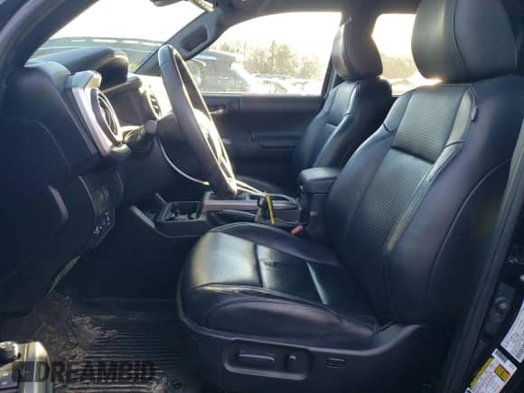 2021 Toyota Tacoma Limited with VIN 3TMGZ5AN1MM383316, listed as a Copart auction lot 46845405 with 45,989 mi miles and Salvage title. Bid and sale history available at DreamBid. Image 7.