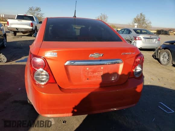 2012 Chevrolet Sonic LT z VIN 1G1JC5SH7C4207163, wystawiony jako Copart lot #81175784 z przebiegiem 92 268 mil mil oraz Szkoda całkowita • Salvage title. Historia ofert i sprzedaży dostępna na DreamBid. Obrazek 6.