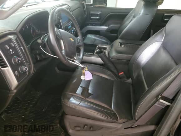 2016 Chevrolet Silverado 2500HD LTZ с VIN 1GC1KWEG1GF266027, выставлен на аукционе Copart как лот 51212115 с пробегом 115 697 миль миль и Списание • Salvage title. История ставок и продаж доступна на DreamBid. Изображение 7.