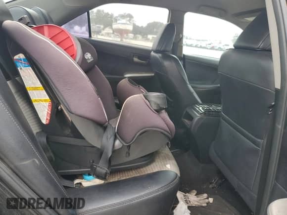 2013 Toyota Camry SE z VIN 4T1BF1FK9DU693943, wystawiony jako Copart lot #82423845 z przebiegiem 357 152 mil mil oraz Szkoda całkowita • Salvage title. Historia ofert i sprzedaży dostępna na DreamBid. Obrazek 10.