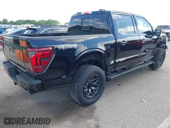 2024 Ford F-150 Lariat с VIN 1FTFW5L55RFC16319, выставлен на аукционе IAAI как лот 42308797 с пробегом 3 023 миль миль и . История ставок и продаж доступна на DreamBid. Изображение 4.