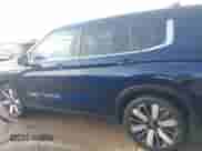 2025 Mitsubishi Outlander SE с VIN JA4J4VA85SZ047463, выставлен на аукционе IAAI как лот 43551119 с пробегом 6 297 миль миль и . История ставок и продаж доступна на DreamBid. Изображение 14.