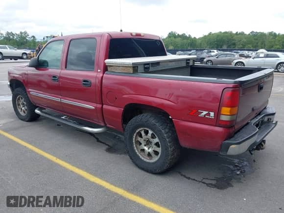 2004 GMC Sierra 1500 SLE z VIN 2GTEK13TX41417048, wystawiony jako IAAI lot #42403447 z przebiegiem 222 760 mil mil oraz . Historia ofert i sprzedaży dostępna na DreamBid. Obrazek 3.