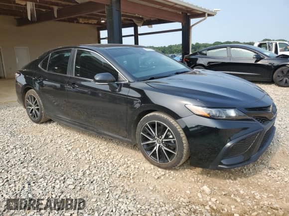 2021 Toyota Camry SE z VIN 4T1S11AK7MU455076, wystawiony jako Copart lot #59382545 z przebiegiem 118 763 mil mil oraz Szkoda całkowita • Salvage title. Historia ofert i sprzedaży dostępna na DreamBid. Obrazek 4.