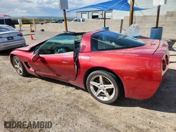 1998 Chevrolet Corvette с VIN 1G1YY22GXW5119888, выставлен на аукционе Copart как лот 81061225 с пробегом Не указан миль и Списание • Salvage title. История ставок и продаж доступна на DreamBid. Изображение 2.