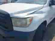 2012 Toyota Tundra z VIN 5TFRU5F18CX026656, wystawiony jako IAAI lot #42949363 z przebiegiem 294 338 mil mil oraz . Historia ofert i sprzedaży dostępna na DreamBid. Obrazek 6.
