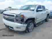 2015 Chevrolet Silverado 1500 High Country z VIN 3GCPCTEC2FG125614, wystawiony jako IAAI lot #42323018 z przebiegiem 80 038 mil mil oraz . Historia ofert i sprzedaży dostępna na DreamBid. Obrazek 17.