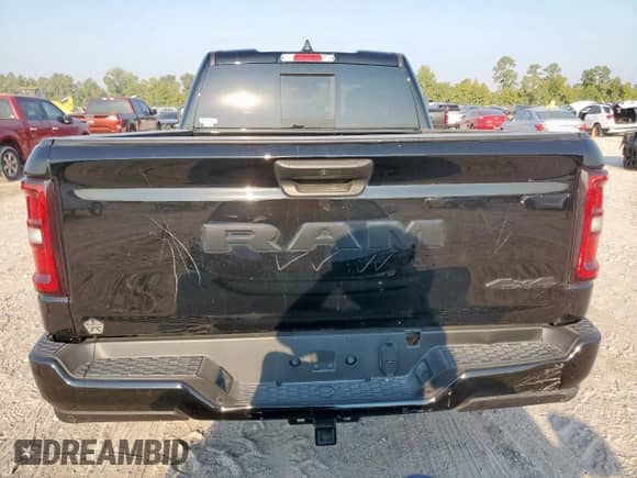 2025 Ram 1500 Tradesman z VIN 1C6RRFCGXSN684190, wystawiony jako Copart lot #80182195 z przebiegiem 12 423 mil mil oraz Szkoda całkowita • Salvage title. Historia ofert i sprzedaży dostępna na DreamBid. Obrazek 6.