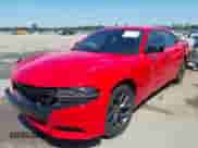 2019 Dodge Charger SXT z VIN 2C3CDXBG7KH666182, wystawiony jako IAAI lot #43265944 z przebiegiem 94 438 mil mil oraz . Historia ofert i sprzedaży dostępna na DreamBid. Obrazek 2.
