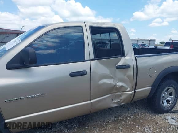 2004 Dodge 1500 SLT z VIN 1D7HA18D84S538006, wystawiony jako IAAI lot #42655534 z przebiegiem 307 972 mil mil oraz . Historia ofert i sprzedaży dostępna na DreamBid. Obrazek 6.