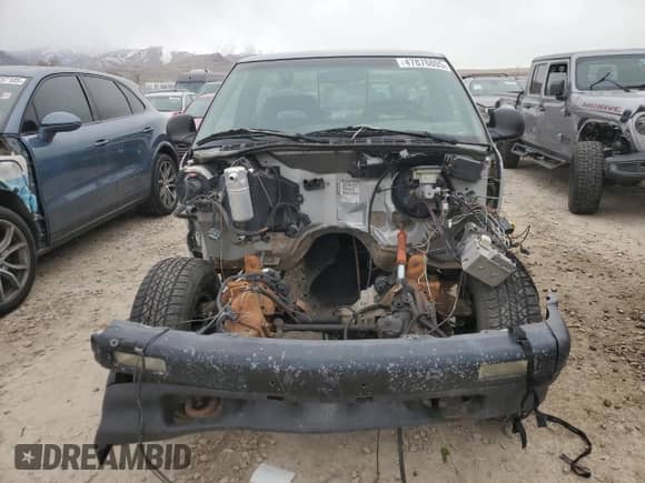 1996 Chevrolet S-10 LS с VIN 1GCDT14W5T8193832, выставлен на аукционе Copart как лот 47876805 с пробегом 255 857 миль миль и Списание • Salvage title. История ставок и продаж доступна на DreamBid. Изображение 5.
