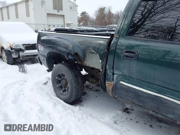 2003 Chevrolet Silverado 1500HD LS с VIN 1GCGK13U43F106451, выставлен на аукционе IAAI как лот 41483528 с пробегом 237 178 миль миль и . История ставок и продаж доступна на DreamBid. Изображение 6.