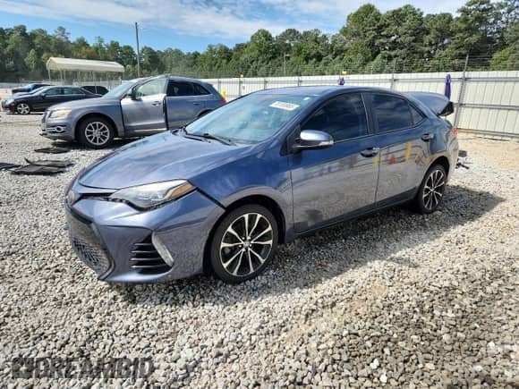 2019 Toyota Corolla LE z VIN 5YFBURHE4KP857447, wystawiony jako Copart lot #70769985 z przebiegiem 104 352 mil mil oraz Szkoda całkowita • Salvage title. Historia ofert i sprzedaży dostępna na DreamBid. Obrazek 1.