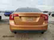 2012 Volvo S60 T6 with VIN YV1902FH8C2024792, listed as a Copart auction lot 43811995 with 189,057 mi miles and Salvage title. Bid and sale history available at DreamBid. Image 6.