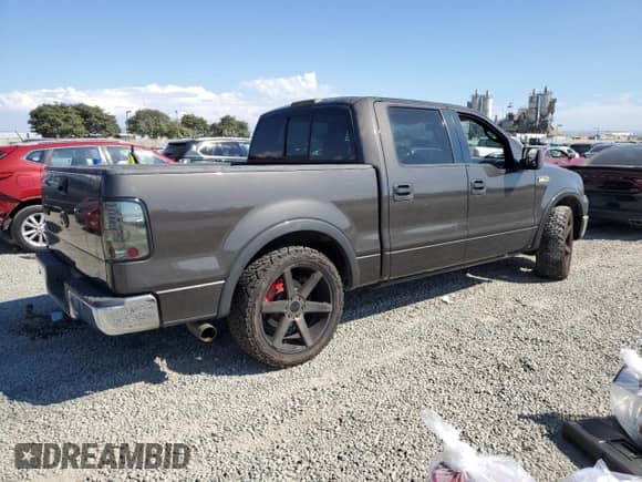 2006 Ford F-150 XLT z VIN 1FTPW12546FB18327, wystawiony jako Copart lot #80942865 z przebiegiem 148 220 mil mil oraz Szkoda całkowita • Salvage title. Historia ofert i sprzedaży dostępna na DreamBid. Obrazek 3.