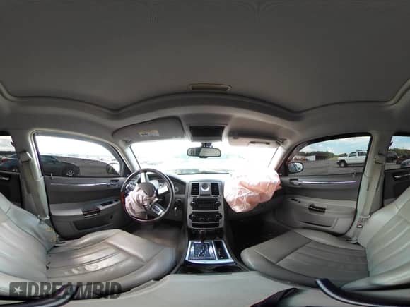 2007 Chrysler 300 C z VIN 2C3KA63H87H810884, wystawiony jako IAAI lot #42770766 z przebiegiem 75 057 mil mil oraz . Historia ofert i sprzedaży dostępna na DreamBid. Obrazek 18.