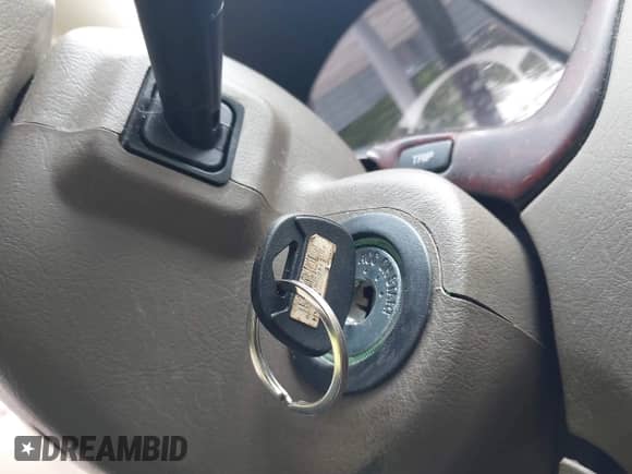 2007 Hyundai Tucson SE z VIN KM8JN12D17U587576, wystawiony jako IAAI lot #43051294 z przebiegiem 195 447 mil mil oraz . Historia ofert i sprzedaży dostępna na DreamBid. Obrazek 11.