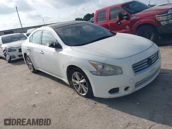 2014 Nissan Maxima SV z VIN 1N4AA5AP6EC446580, wystawiony jako IAAI lot #42762381 z przebiegiem 184 665 mil mil oraz . Historia ofert i sprzedaży dostępna na DreamBid. Obrazek 1.