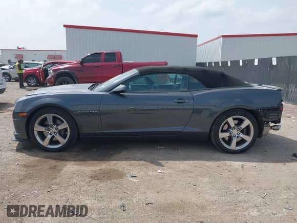2011 Chevrolet Camaro 2SS z VIN 2G1FK3DJ1B9154646, wystawiony jako IAAI lot #41937471 z przebiegiem 58 877 mil mil oraz . Historia ofert i sprzedaży dostępna na DreamBid. Obrazek 15.