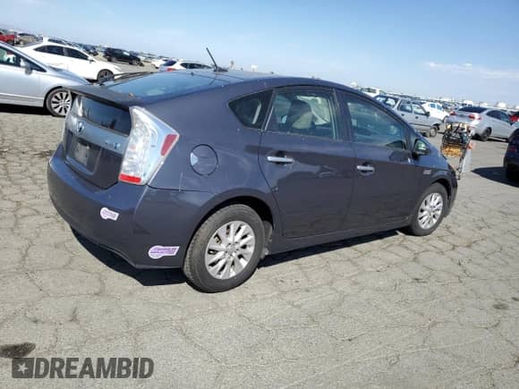2013 Toyota Prius with VIN JTDKN3DP9D3045266, listed as a Copart auction lot 81787295 with 178,531 mi miles and Clean title. Bid and sale history available at DreamBid. Image 3.