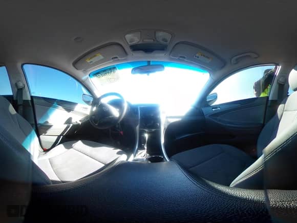 2013 Hyundai Sonata GLS z VIN 5NPEB4AC3DH681294, wystawiony jako IAAI lot #43496334 z przebiegiem 103 263 mil mil oraz . Historia ofert i sprzedaży dostępna na DreamBid. Obrazek 18.