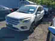 2017 Ford Escape SE с VIN 1FMCU9G97HUB97047, выставлен на аукционе IAAI как лот 43084785 с пробегом 64 981 миль миль и . История ставок и продаж доступна на DreamBid. Изображение 17.