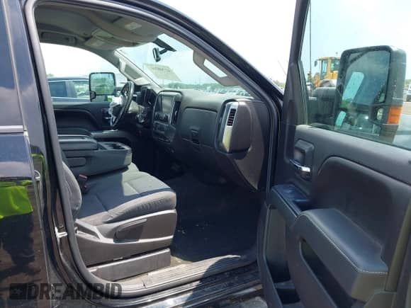 2015 Chevrolet Silverado 1500 LT с VIN 1GCVKREC1FZ191584, выставлен на аукционе IAAI как лот 42748746 с пробегом 156 923 миль миль и . История ставок и продаж доступна на DreamBid. Изображение 5.