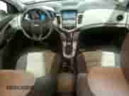 2013 Chevrolet Cruze LS с VIN 1G1PB5SG4D7209361, выставлен на аукционе Copart как лот 63463475 с пробегом 150 921 миль миль и Списание • Salvage title. История ставок и продаж доступна на DreamBid. Изображение 8.