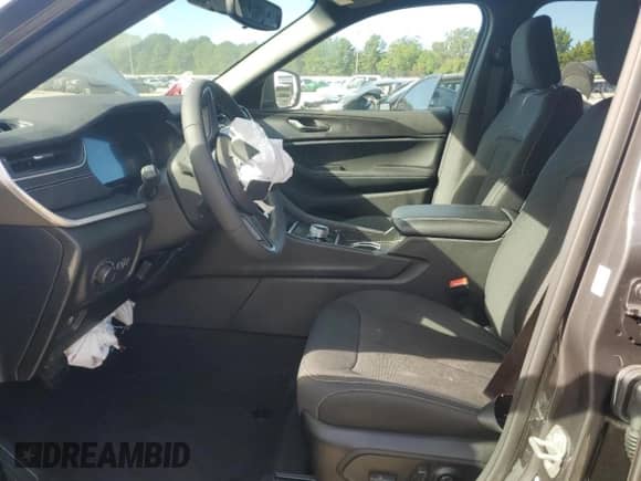 2024 Jeep Grand Cherokee Laredo X с VIN 1C4RJJAG7R8525979, выставлен на аукционе Copart как лот 73502034 с пробегом 4 480 миль миль и Списание • Salvage title. История ставок и продаж доступна на DreamBid. Изображение 7.