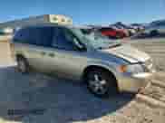2005 Dodge Caravan SXT z VIN 2D8GP44L45R508766, wystawiony jako Copart lot #89827425 z przebiegiem Nie podano mil oraz Szkoda całkowita • Salvage title. Historia ofert i sprzedaży dostępna na DreamBid. Obrazek 4.