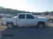 2007 Chevrolet Silverado 1500 LTZ z VIN 2GCEK13M371648855, wystawiony jako IAAI lot #42178802 z przebiegiem 199 481 mil mil oraz . Historia ofert i sprzedaży dostępna na DreamBid. Obrazek 13.