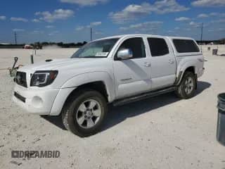 2011 Toyota Tacoma с VIN 5TFLU4EN9BX019721, выставлен на аукционе Copart как лот 86483165 с пробегом 177 444 миль миль и Списание • Salvage title. История ставок и продаж доступна на DreamBid. Изображение 1.