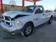 2019 Ram 1500 Tradesman z VIN 3C6JR6DT1KG674598, wystawiony jako IAAI lot #43445774 z przebiegiem 39 463 mil mil oraz . Historia ofert i sprzedaży dostępna na DreamBid. Obrazek 18.