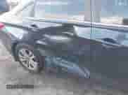 2012 Hyundai Sonata GLS z VIN 5NPEB4AC2CH495003, wystawiony jako IAAI lot #43485904 z przebiegiem 54 875 mil mil oraz . Historia ofert i sprzedaży dostępna na DreamBid. Obrazek 6.