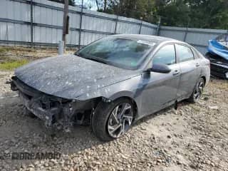 2025 Hyundai Elantra Limited с VIN KMHLP4DG2SU984007, выставлен на аукционе Copart как лот 71434005 с пробегом 8 496 миль миль и Списание • Salvage title. История ставок и продаж доступна на DreamBid. Изображение 1.
