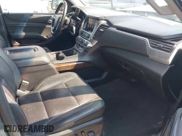 2019 Chevrolet Suburban LT z VIN 1GNSKHKC1KR402799, wystawiony jako IAAI lot #43265120 z przebiegiem 131 870 mil mil oraz . Historia ofert i sprzedaży dostępna na DreamBid. Obrazek 5.