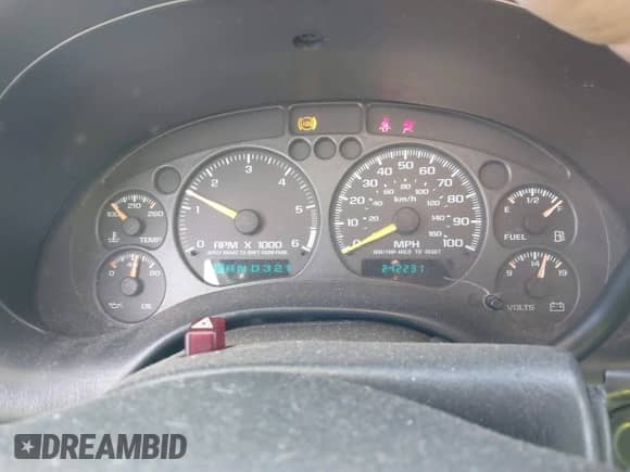 1999 Chevrolet Blazer LS z VIN 1GNDT13W3X2139883, wystawiony jako IAAI lot #41526982 z przebiegiem 242 231 mil mil oraz . Historia ofert i sprzedaży dostępna na DreamBid. Obrazek 7.