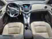 2015 Chevrolet Cruze Diesel z VIN 1G1P75SZ9F7299774, wystawiony jako Copart lot #68167825 z przebiegiem 131 509 mil mil oraz Szkoda całkowita • Salvage title. Historia ofert i sprzedaży dostępna na DreamBid. Obrazek 8.