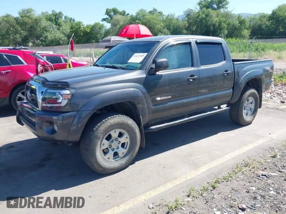 2011 Toyota Tacoma z VIN 3TMLU4EN6BM078747, wystawiony jako IAAI lot #42421983 z przebiegiem 124 770 mil mil oraz . Historia ofert i sprzedaży dostępna na DreamBid. Obrazek 2.