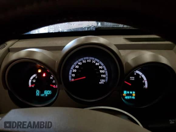 2010 Dodge Nitro SXT with VIN 1D4PU5GK3AW151200, listed as a Copart auction lot 57994285 with 123,715 mi miles and Clean title. Bid and sale history available at DreamBid. Image 9.