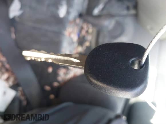 2008 GMC Sierra 1500 SL with VIN 2GTEK13C381320019, listed as a IAAI auction lot 41606093 with 211,189 mi miles and . Bid and sale history available at DreamBid. Image 11.