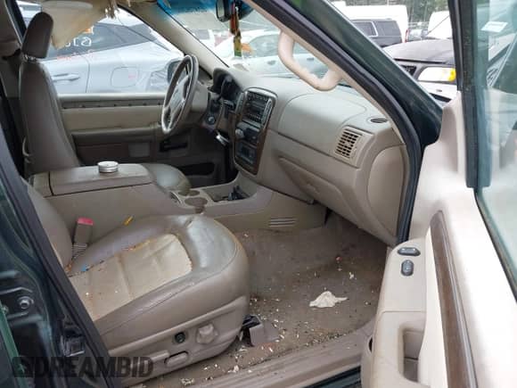 2002 Ford Explorer Eddie Bauer with VIN 1FMZU64E02UB15628, listed as a IAAI auction lot 42878202 with 111,169 mi miles and . Bid and sale history available at DreamBid. Image 5.