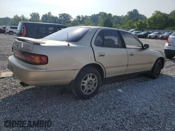 1993 Toyota Camry с VIN 4T1VK13E2PU091221, выставлен на аукционе Copart как лот 63977405 с пробегом 181 754 миль миль и Списание • Salvage title. История ставок и продаж доступна на DreamBid. Изображение 3.