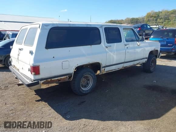 1989 Chevrolet Suburban с VIN 1GNEV16K1KF137333, выставлен на аукционе IAAI как лот 43503708 с пробегом 27 015 миль миль и . История ставок и продаж доступна на DreamBid. Изображение 4.