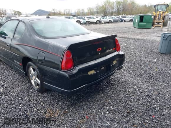 2004 Chevrolet Monte Carlo SS Supercharged z VIN 2G1WZ151449433445, wystawiony jako IAAI lot #41957645 z przebiegiem 288 865 mil mil oraz . Historia ofert i sprzedaży dostępna na DreamBid. Obrazek 3.