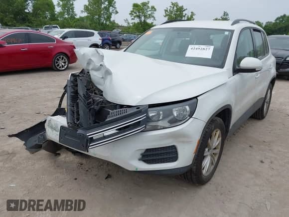 2017 Volkswagen Tiguan S с VIN WVGBV7AX4HK054301, выставлен на аукционе IAAI как лот 42492827 с пробегом 116 662 миль миль и . История ставок и продаж доступна на DreamBid. Изображение 6.