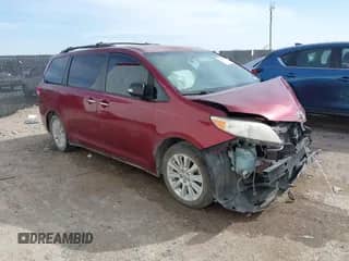 2014 Toyota Sienna XLE с VIN 5TDYK3DC8ES418474, выставлен на аукционе IAAI как лот 41824916 с пробегом 224 044 миль миль и . История ставок и продаж доступна на DreamBid. Изображение 1.