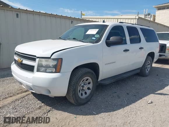 2013 Chevrolet Suburban с VIN 1GNSC5E00DR321079, выставлен на аукционе IAAI как лот 42835120 с пробегом 210 182 миль миль и . История ставок и продаж доступна на DreamBid. Изображение 2.